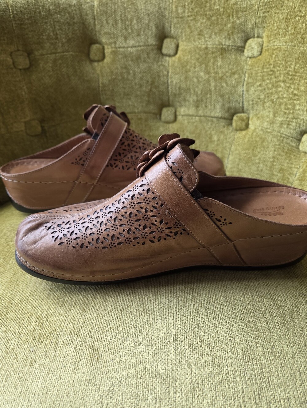 Spring Step Lilybean Leather Clogs - Picture 8 of 12